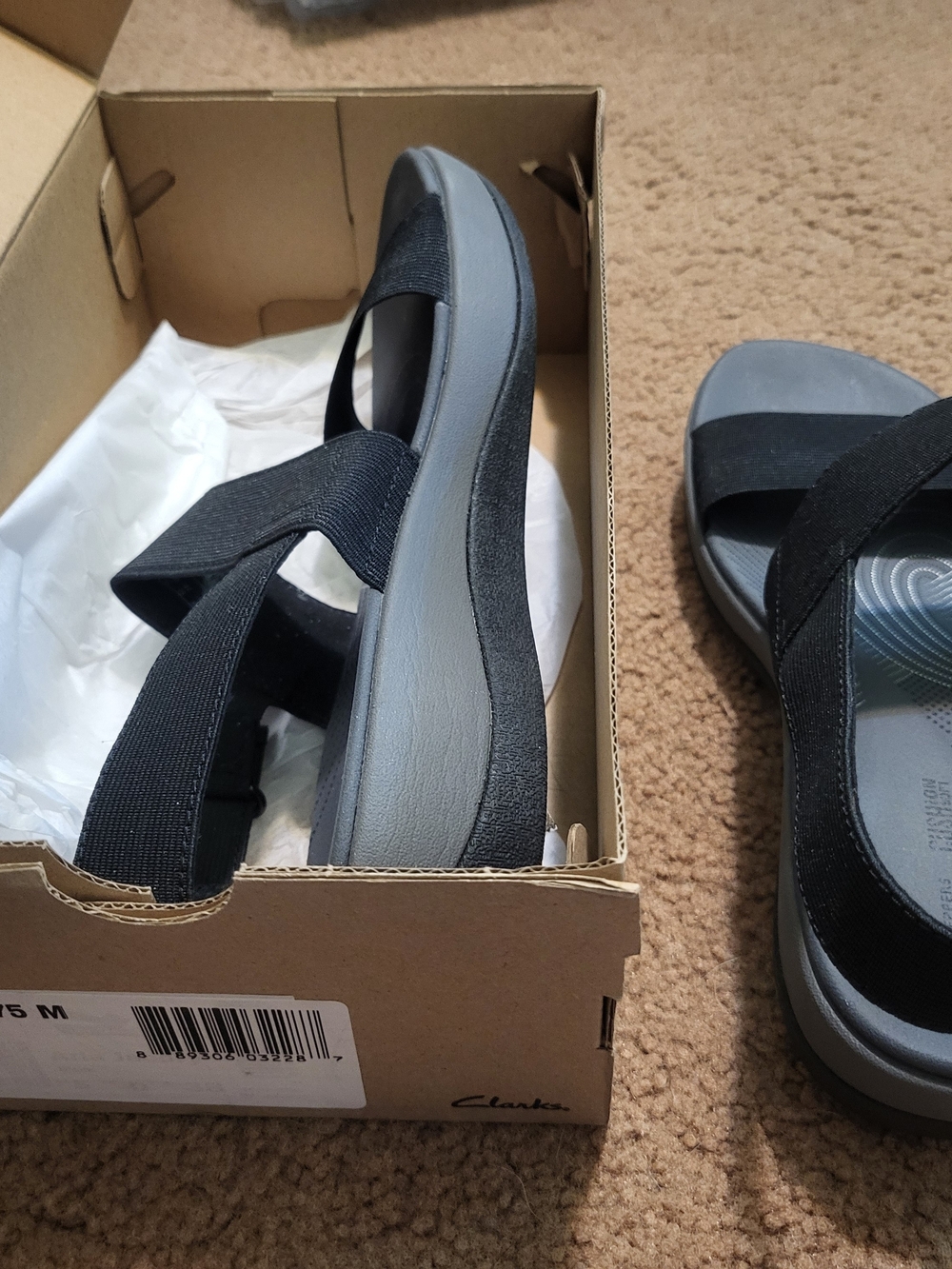 Clarks Women’s Black Elastic Strap Sandals - Picture 4 of 7